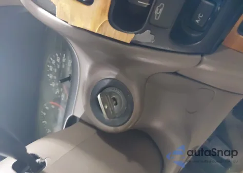 1997 Toyota Corolla Dx z USA, uszkodzony, nr VIN 2T1BB02E3VC181698